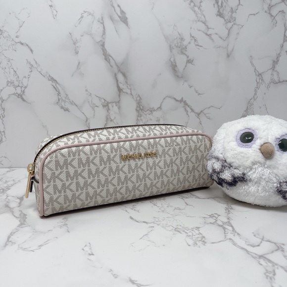 Michael Kors Giftables Medium Pencil Case - Picture 1 of 6